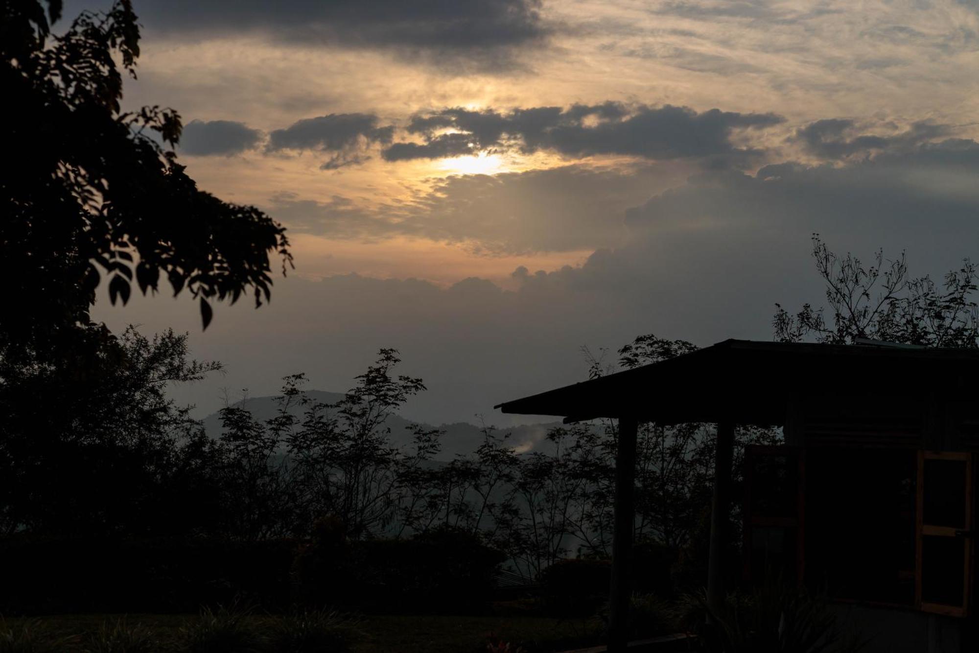 Lake Mwamba Lodge Kasenda Exterior photo